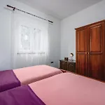 بيت للعطل Breg V Raša
