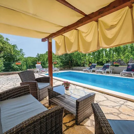 3 Bedroom In Breg * Rasa