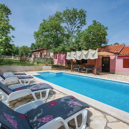 3 Bedroom In Breg