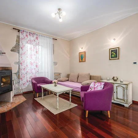 3 Bedroom In Breg Holiday home Rasa