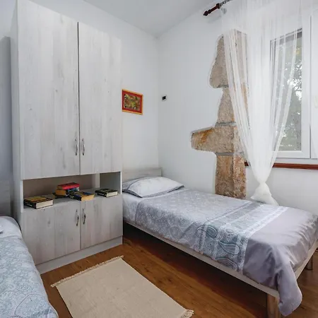 3 Bedroom In Breg