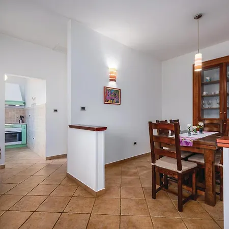 Holiday home 3 Bedroom In Breg *