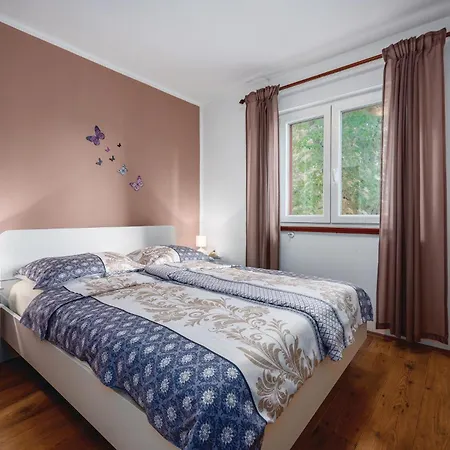 3 Bedroom In Breg