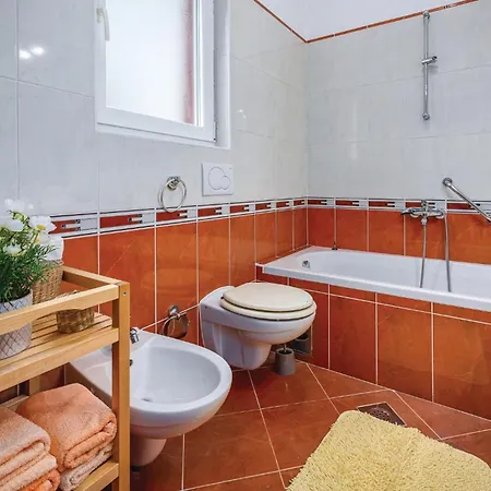 Beautiful Home In Breg Raša